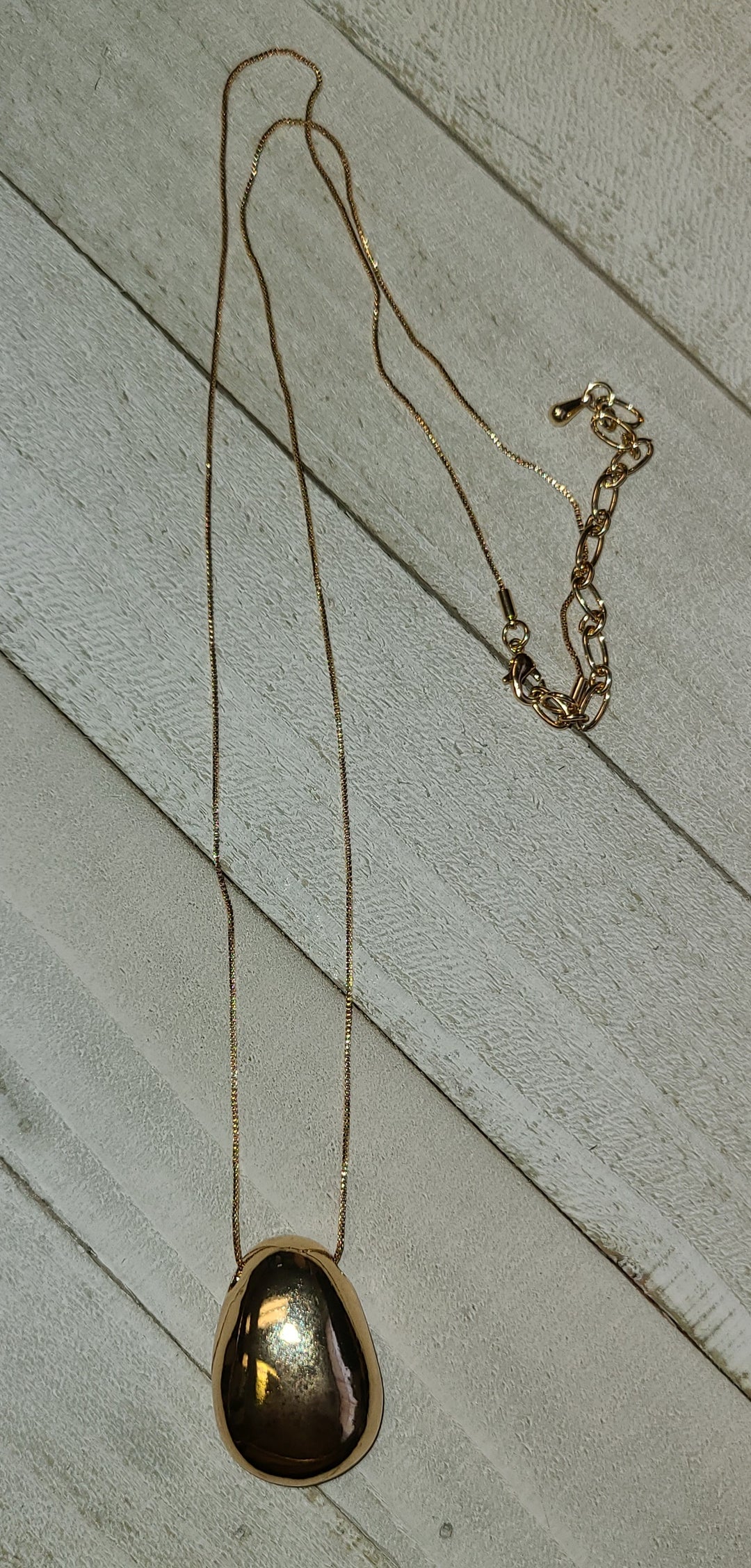 Golden Hollow Oval Necklace