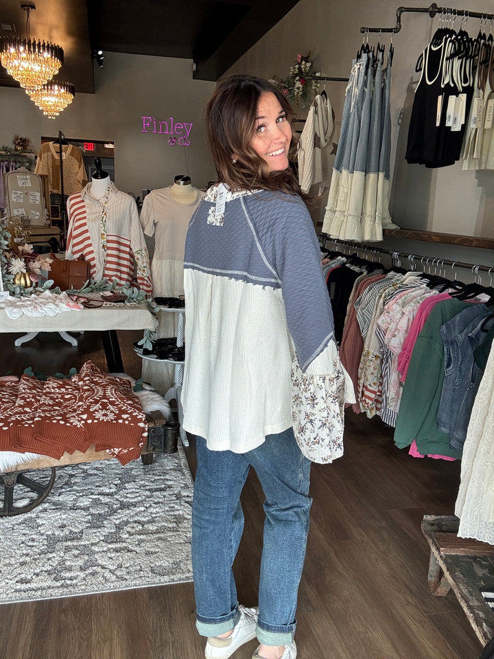 POL Quilted Ruffle Sleeve Top