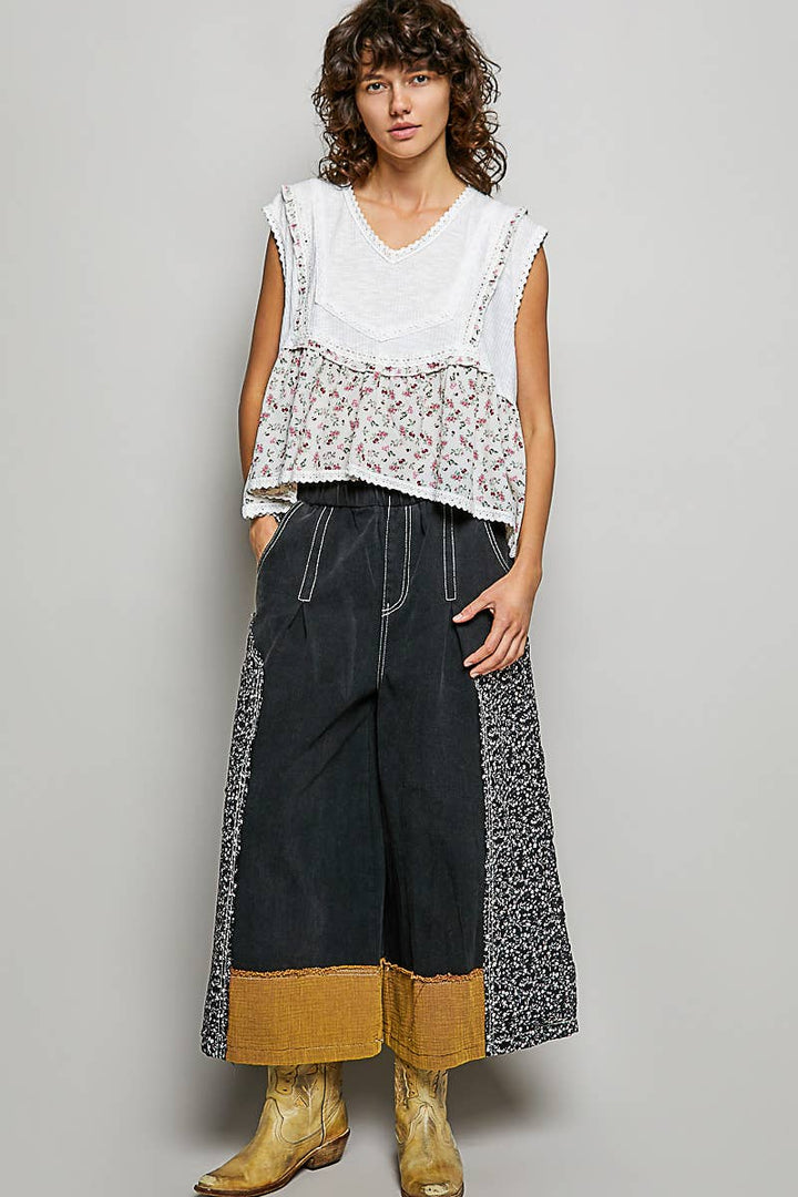 V-neck Floral Pattern Trim Ruffle Rib Knitted Sleeveless Top