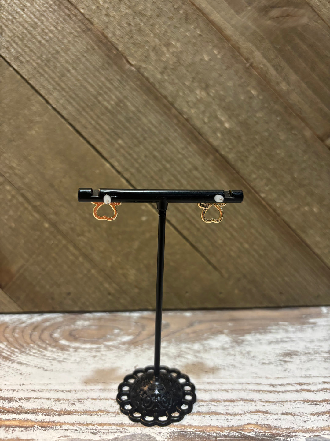 Pearl Paw Gold Stud Earring